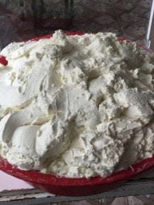 Doğal Köy Çökelek – Katkısız, Yoğurt Ayranından Geleneksel Süt Ürünü