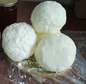 Van Yaylalarından %100 Doğal İnek Yağı – Katkısız Geleneksel Yayık Tereyağı